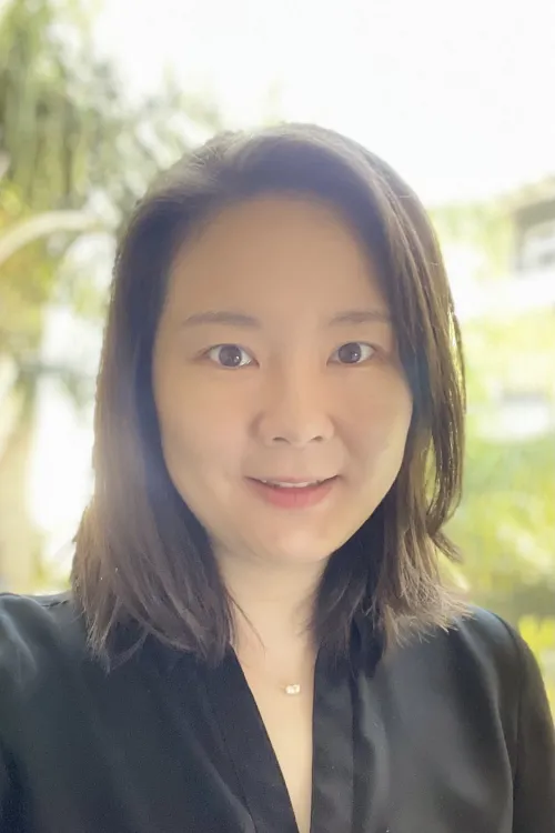 Headshot of Weijia Shi